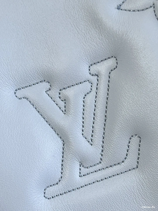 OVER VUITTON LOUIS THE MOON 0522